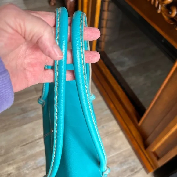 Tod's Corniche Wave East-West Small Shoulder Bag - Picture 8 of 10